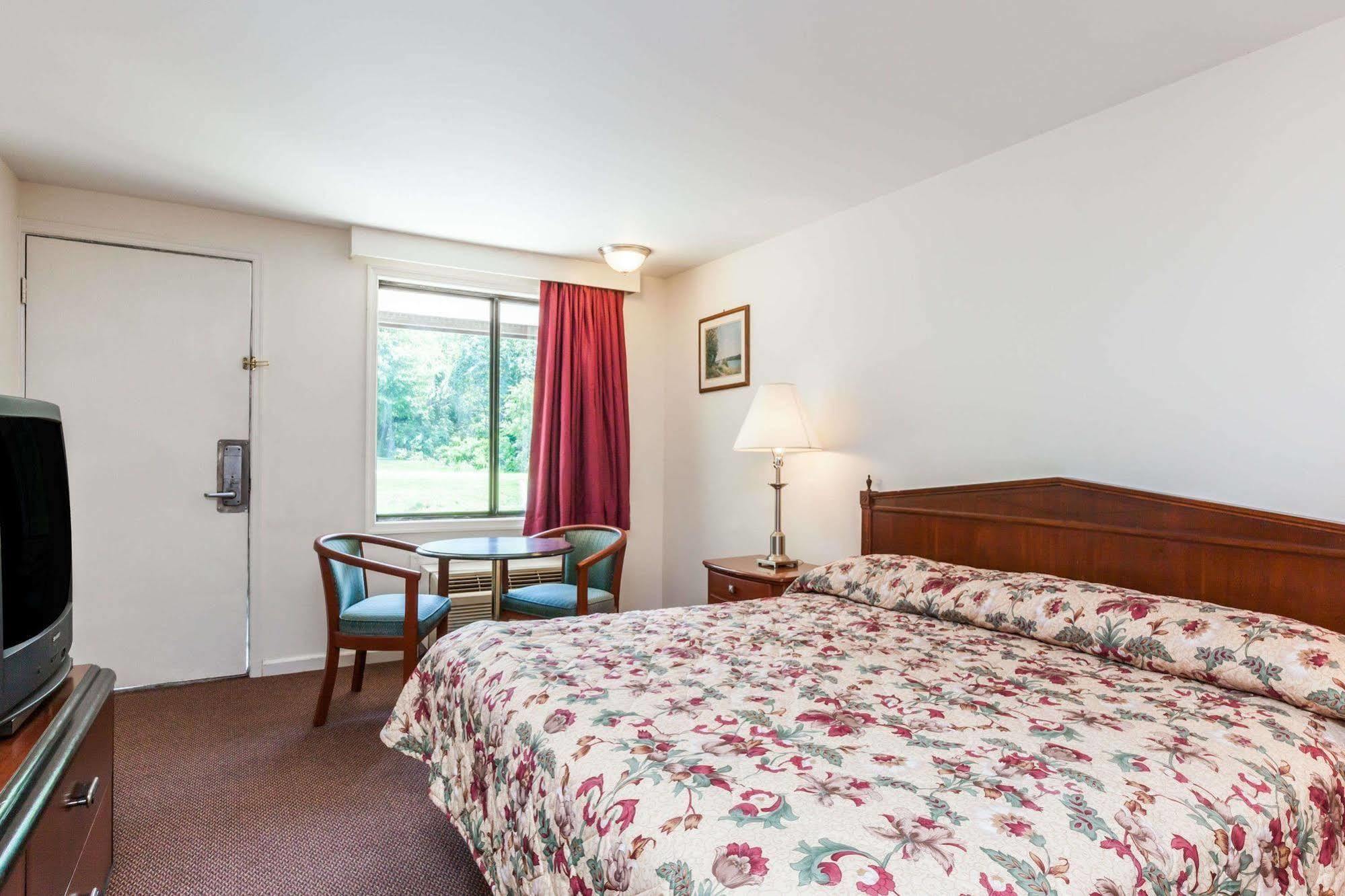 Travelodge By Wyndham Elkton University Area Екстер'єр фото