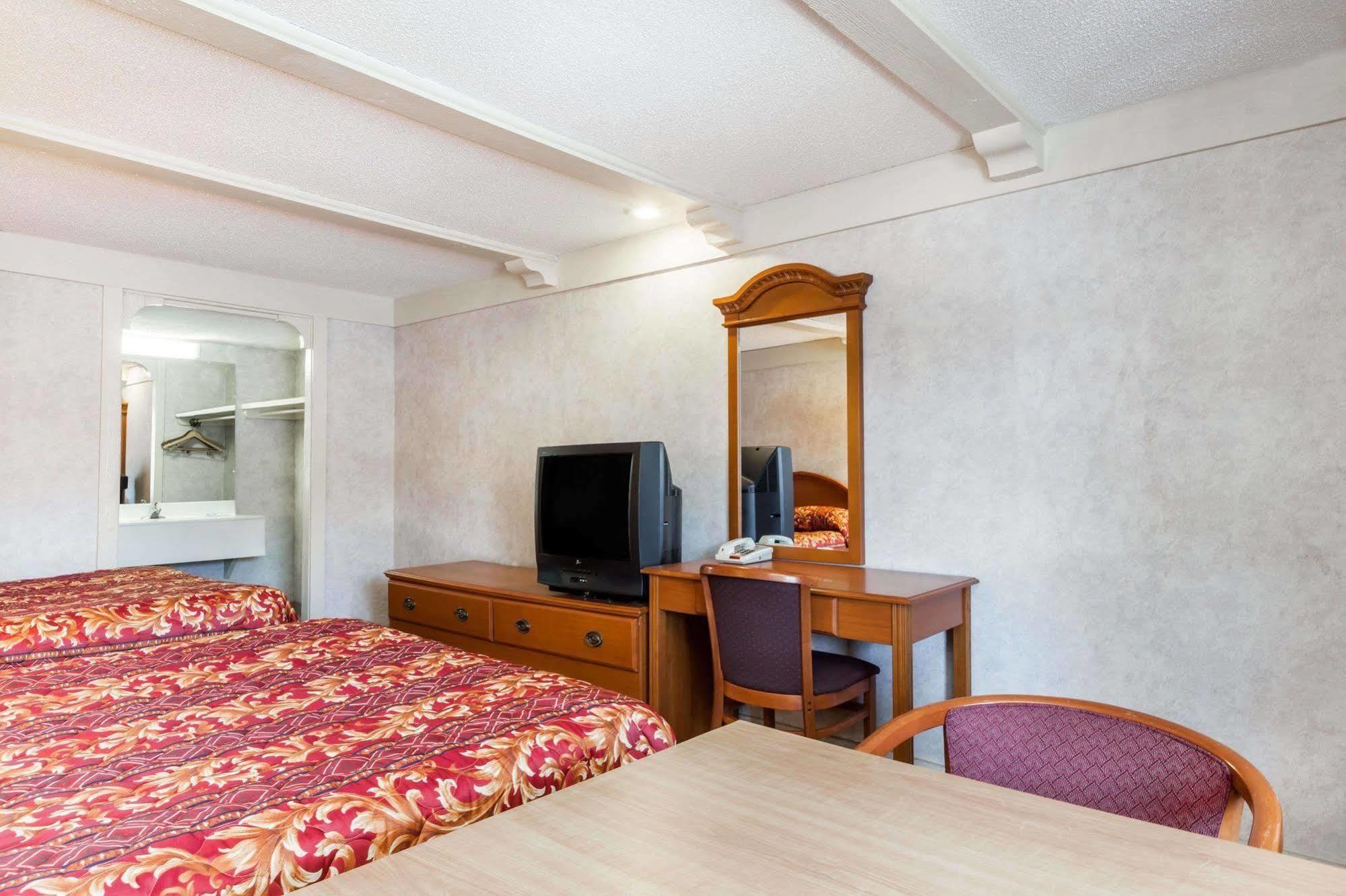 Travelodge By Wyndham Elkton University Area Екстер'єр фото
